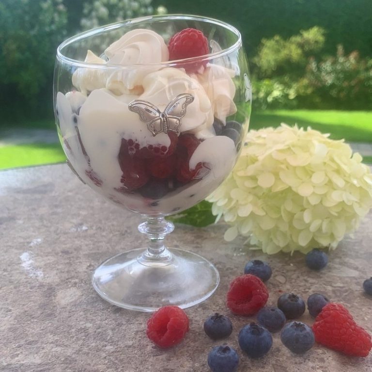 DESERTS AR SVAIGĀM OGĀM