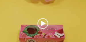 Biezpiena torte ar aveņu ievārījumu